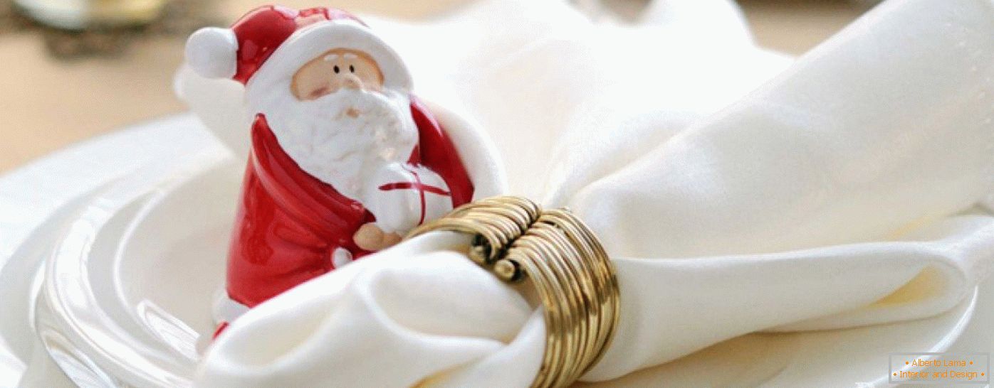 A Santa Claus figurája dekorációhoz