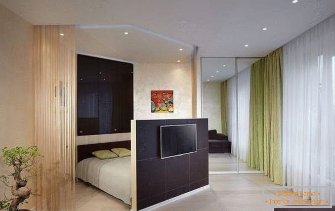 Egy kétszobás apartman tervezése egy gyermekes család számára - egy csarnok hálószobájának belseje