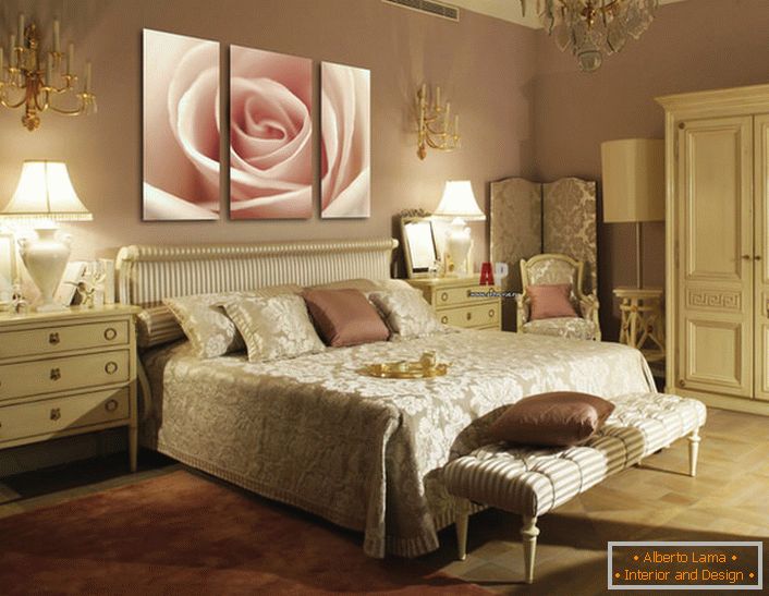 A rózsaszín rózsaszín rózsa rózsa moduláris festményekkel kiegészíti a hálószobának a luxus belső térét Art Deco stílusban.